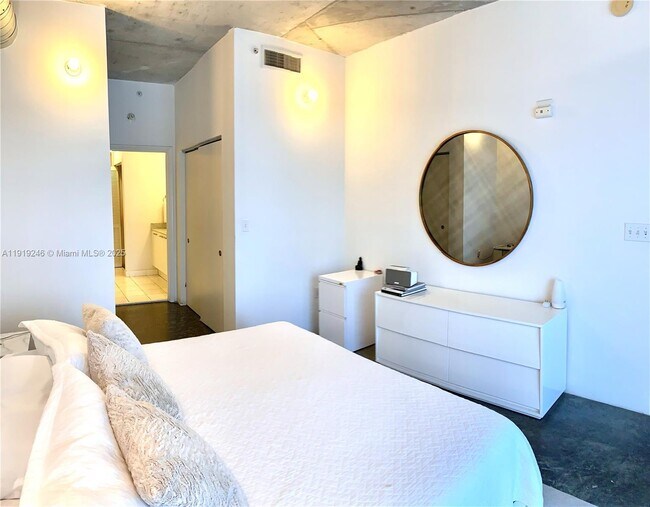 Building Photo - 2001 Meridian Ave