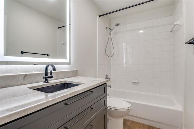 Building Photo - 3610 Granbury Dr