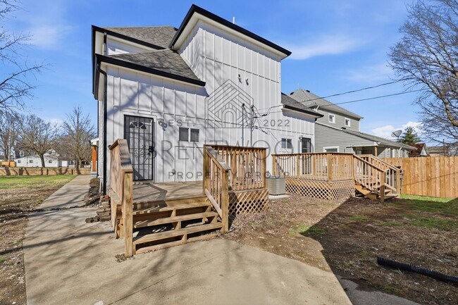 Building Photo - Fully Renovated 4bed, 3bath Home with Fenced In Yard