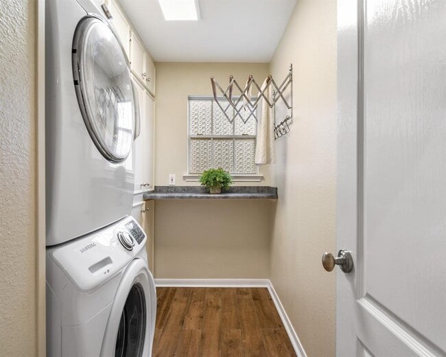 Building Photo - 50 N Cochrans Green Cir