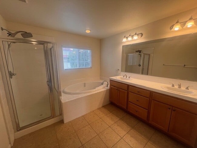 Building Photo - Move-In Ready Home in a Desirable Buellton Neighborhood