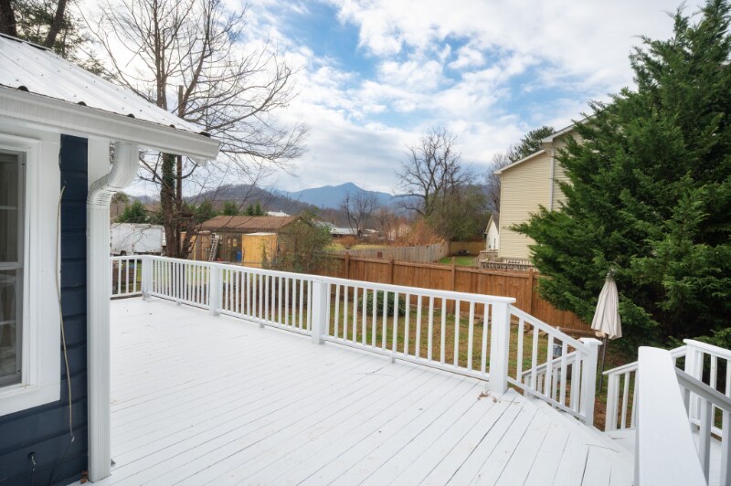 Building Photo - 1458 S Main St