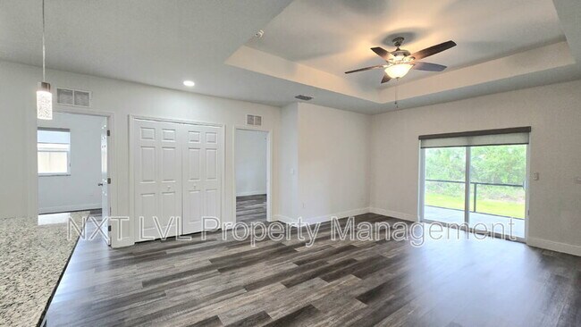 Building Photo - 5050 Jones Dr