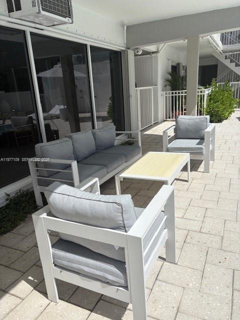 Building Photo - 290 Sunrise Dr