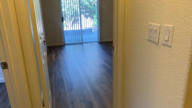 Building Photo - Adorable well maintained 3 bedroom 2 bath ...