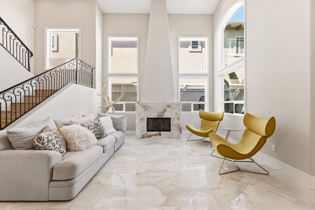 Building Photo - 1832 11th St