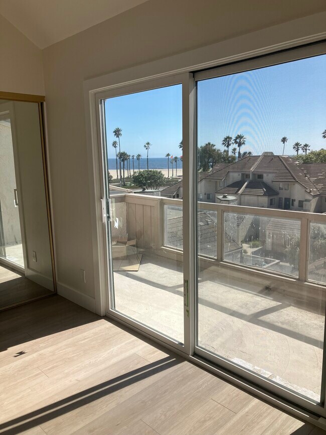 Building Photo - 510 Island View Cir