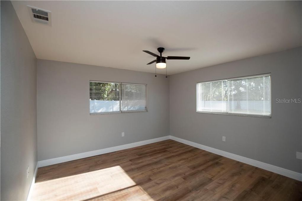 Building Photo - 1643 W Orangecrest Ave