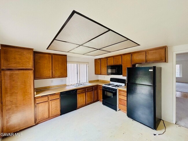 Building Photo - 3220 E Ave S2