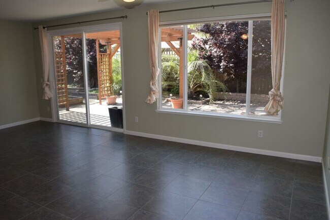 Building Photo - 1378 Seymour Cir