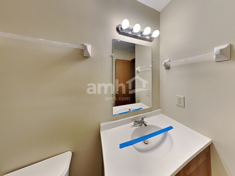 Building Photo - 5888 Gazelle Dr