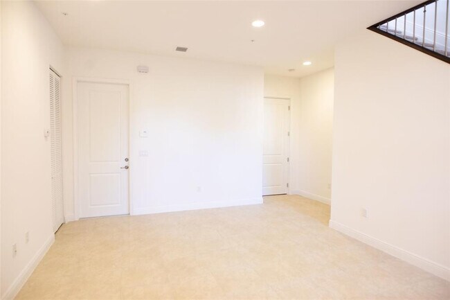 Building Photo - 1759 NW 124th Way