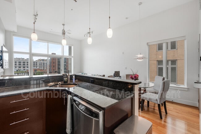 Building Photo - 1336 Belmont St NW