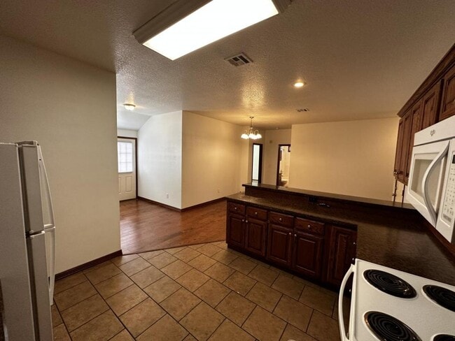 Building Photo - 822 15th St