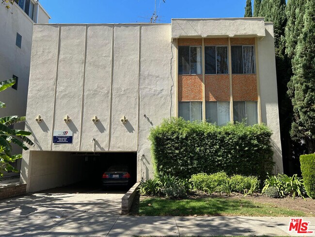 Building Photo - 439 S Oakhurst Dr