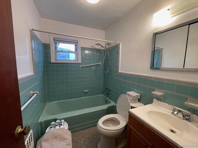 Building Photo - 47 Brewster Ave