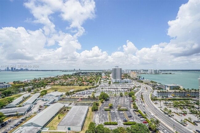 Building Photo - 7601 E Treasure Dr