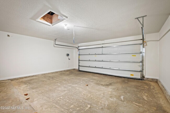 Building Photo - 12850 Buckhorn Ln