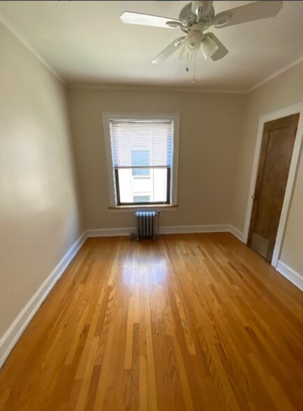 Building Photo - 4523 N Paulina St