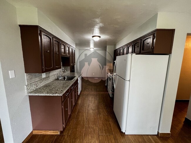 Building Photo - 4706 Buffalo Dr SE