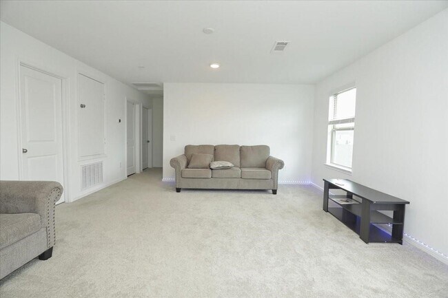 Building Photo - 14463 Cedar Ledge Ln