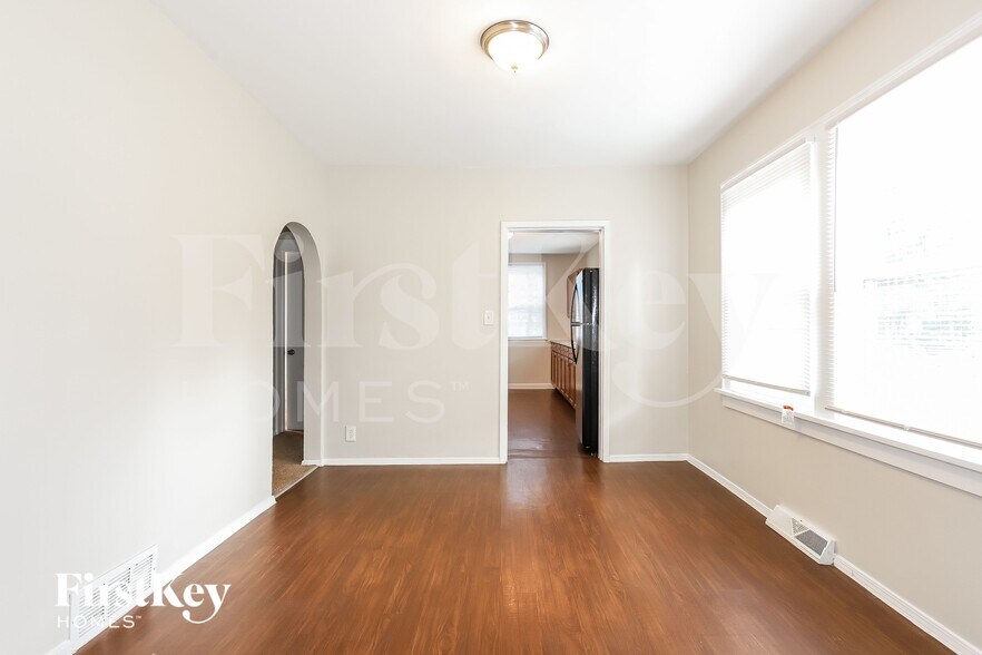 Building Photo - 1146 Hinckley St