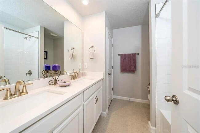 Building Photo - 26082 Woven Wicker Bnd