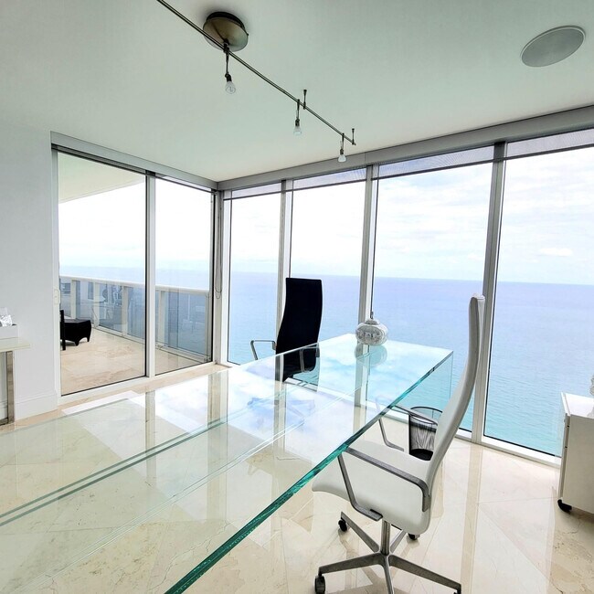 Building Photo - 1830 S Ocean Dr