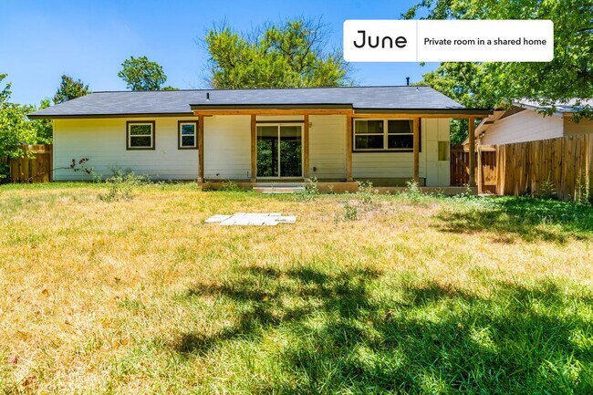 Building Photo - Private bedroom in 3 bed/2 bath Home