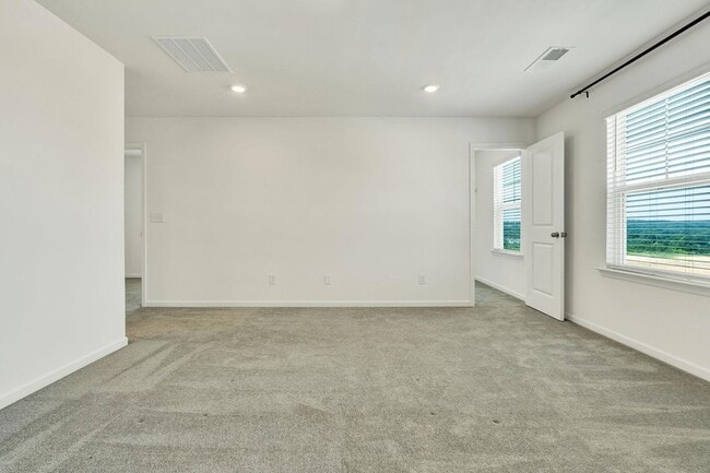 Building Photo - 5010 Highwood Dr