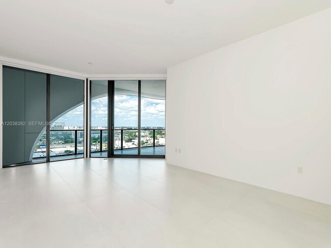 Building Photo - 1000 Biscayne Blvd