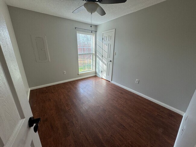 Building Photo - 3 BEDROOM  2 BATH 2 CAR GARAGE SITTING ON A CORNER LOT.  FEATURES INCLUDE: WASHER & DRYER HOOKUPS...