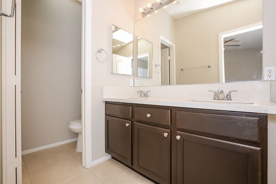 Building Photo - 5238 Olive Dale Ct