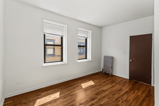 Building Photo - 4035 W Gladys Ave
