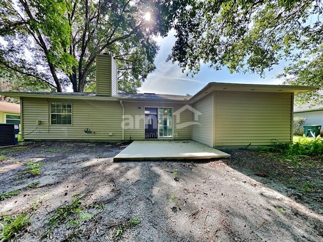 Building Photo - 2175 Hovington Cir E