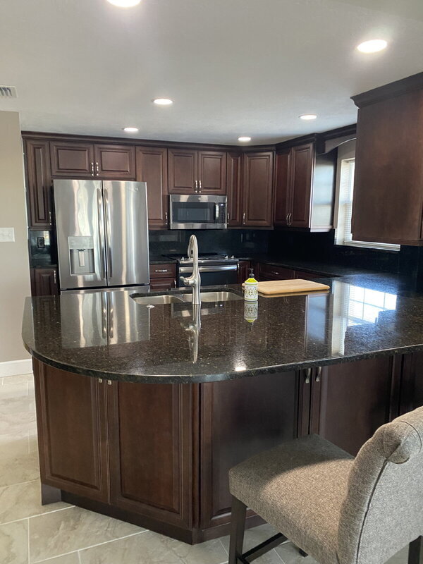 Building Photo - 404 S Beach St