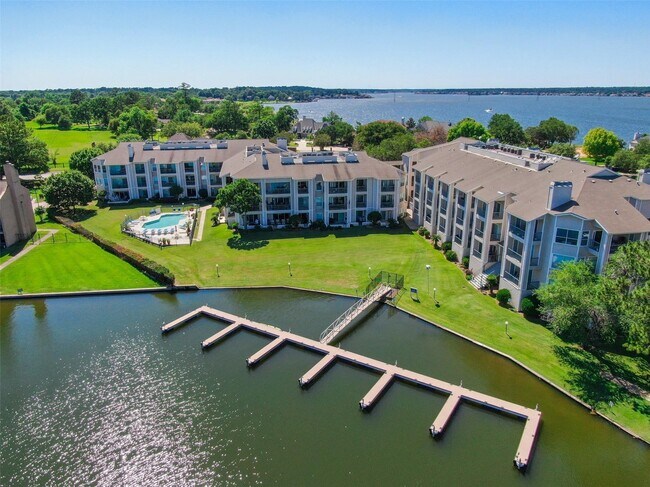 Building Photo - 12800 Melville Dr