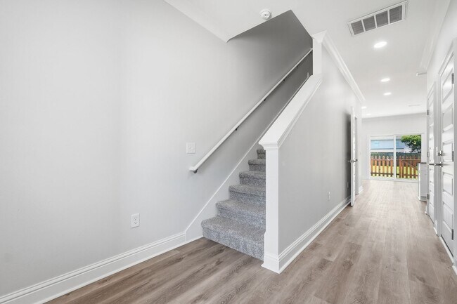 Building Photo - NEW Construction, be the FIRST to occupy this beautiful townhouse in Fort Walton Beach!
