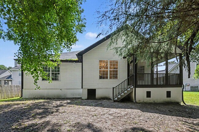 Building Photo - 1854 Oleander Ct