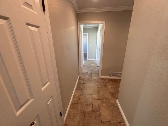 Building Photo - Beautiful home in the city of Orange.