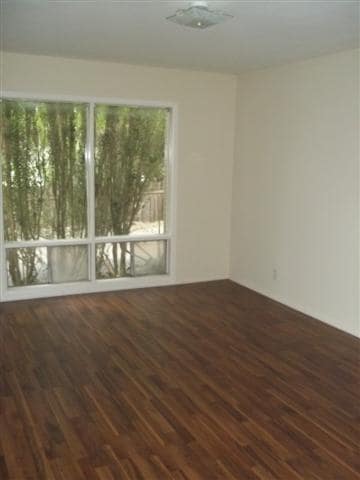 Building Photo - 5320 Balcones Dr