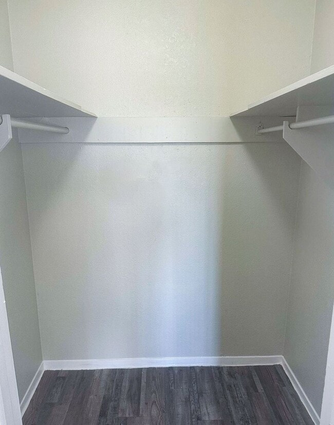 Interior Photo - Oaks at Five Mile