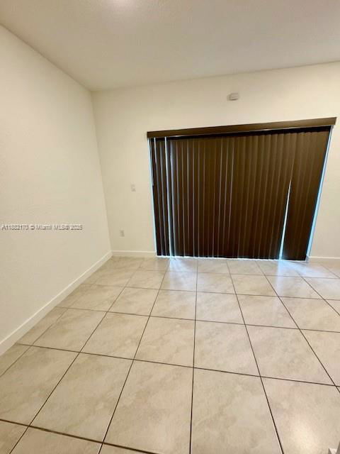 Building Photo - 557 NE 5th Terrace