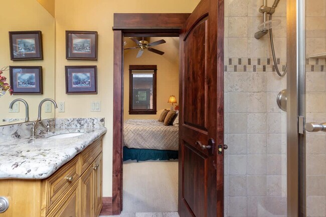 Building Photo - 195 Marks Ln