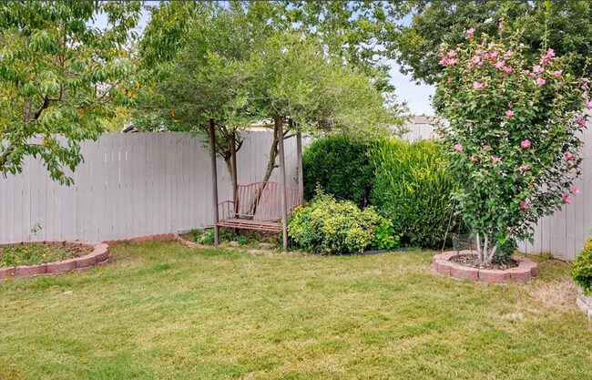 Building Photo - 5 Bed 3 Bath Broken Arrow