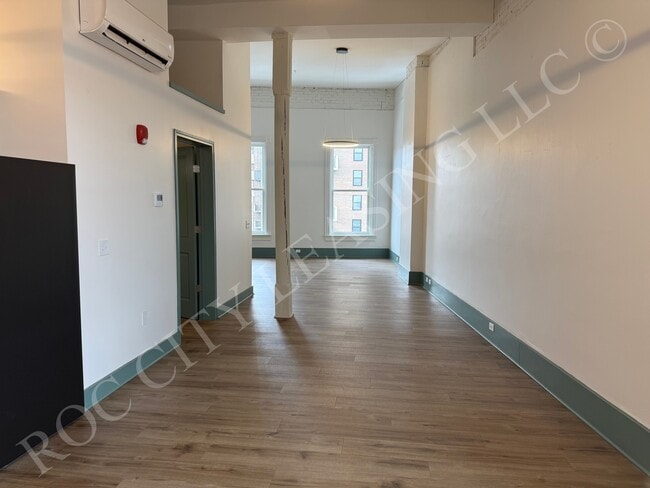 Building Photo - 151 St Paul St