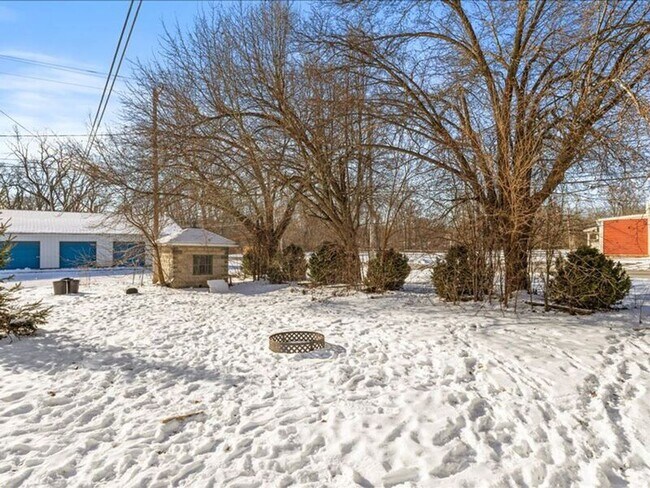 Building Photo - 520 W Bucyrus St