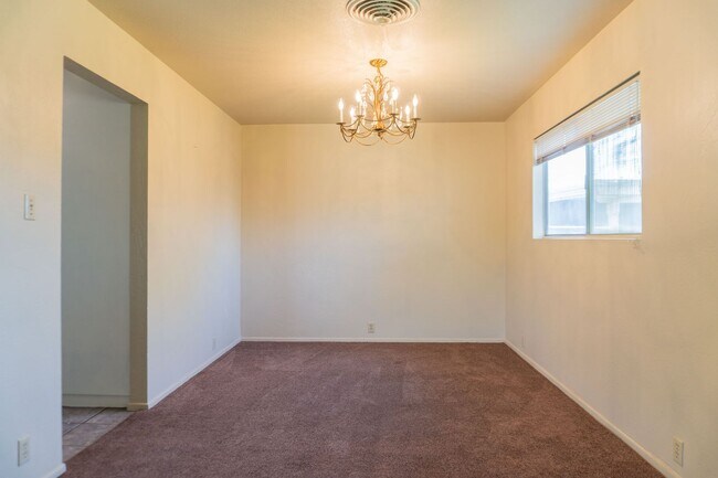 Building Photo - Spacious 3-Bedroom, 4-Bath Vintage Home wi...