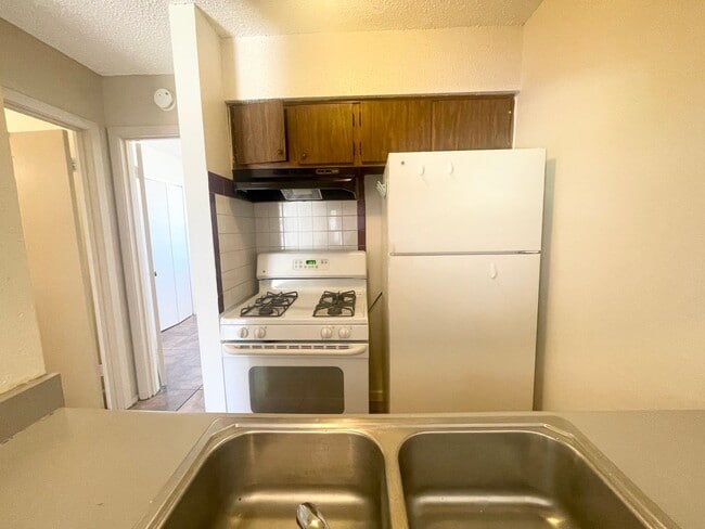 Building Photo - 2607 Ektom Dr