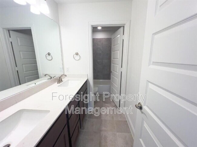 Building Photo - 3228 Willena Rd